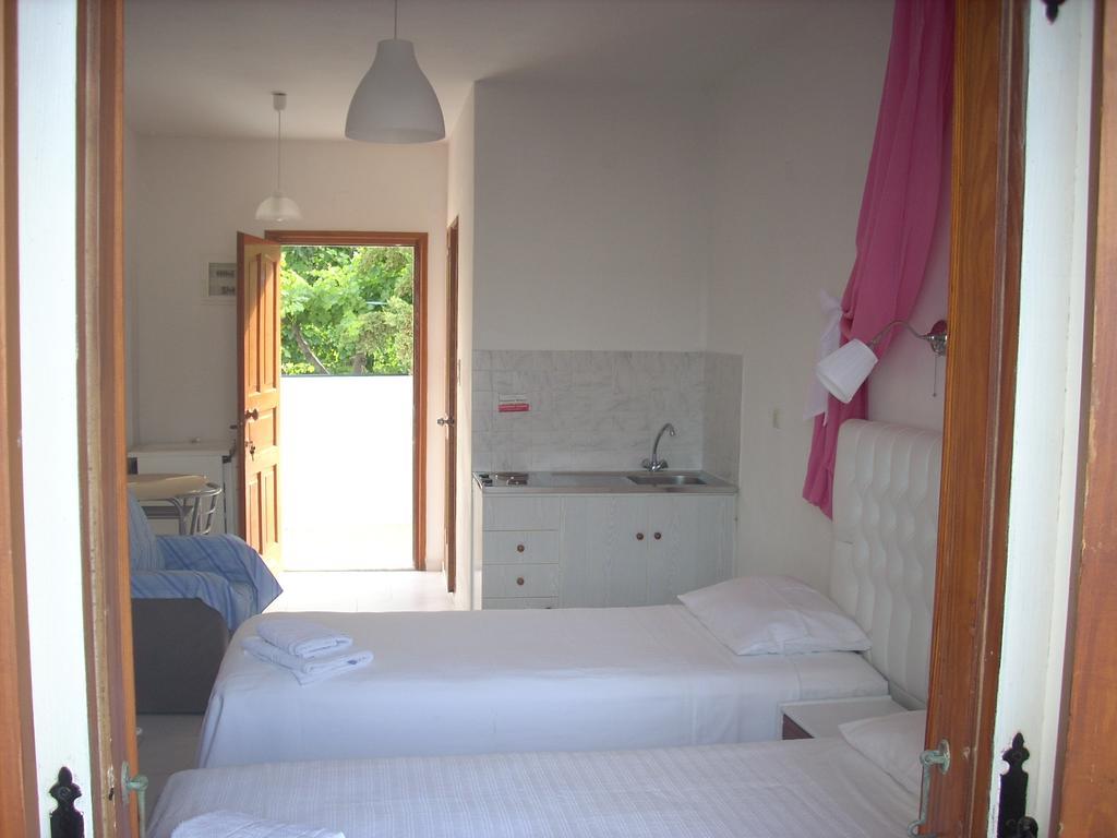 Azolimnos Bay Aparthotel Exterior photo